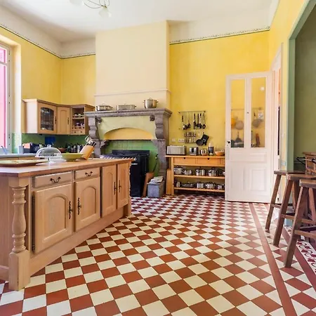 Chateau Ideal For Family Holidays, Reunions *