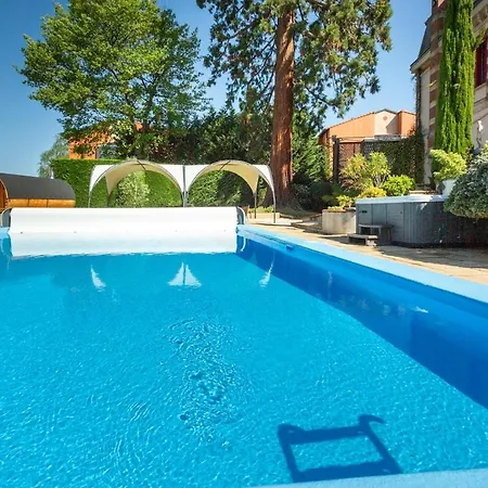 Chateau Ideal For Family Holidays, Reunions 别墅