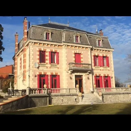 Chateau Ideal For Family Holidays, Reunions