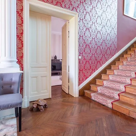 Chateau Ideal For Family Holidays, Reunions * Montréjeau