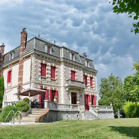 Chateau Ideal For Family Holidays, Reunions *