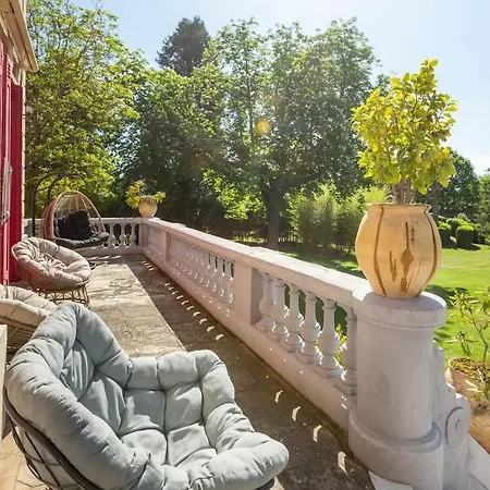 Chateau Ideal For Family Holidays, Reunions 别墅
