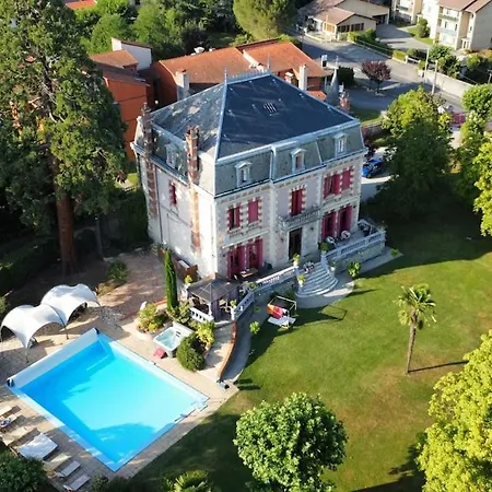 Chateau Ideal For Family Holidays, Reunions