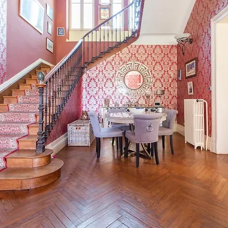 Chateau Ideal For Family Holidays, Reunions Villa