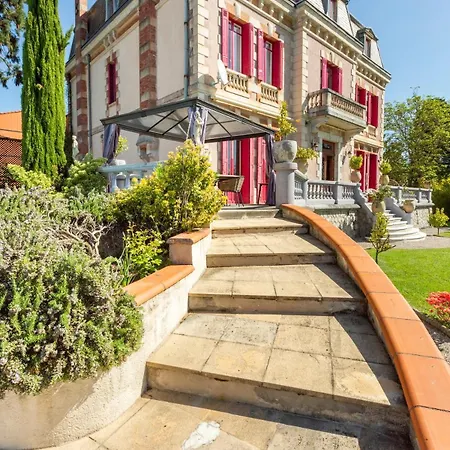 Chateau Ideal For Family Holidays, Reunions Villa *