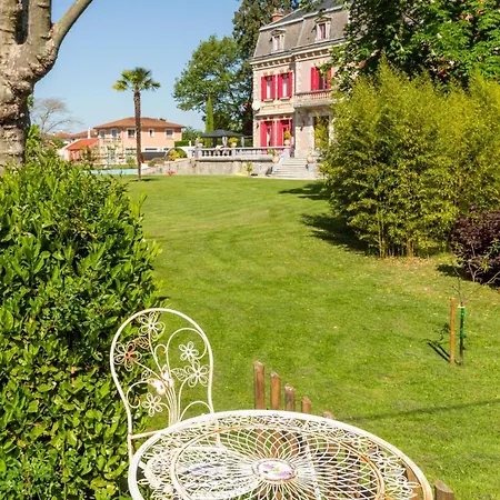 Chateau Ideal For Family Holidays, Reunions 别墅 *